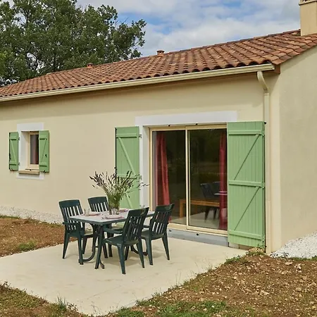 Bungalow 4 Pers. Semi-detached * Lanzac