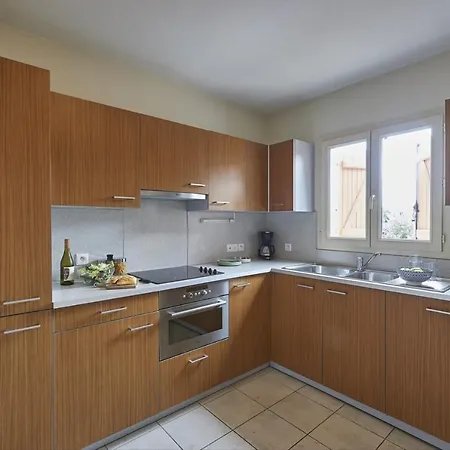 Bungalow 4 Pers. Semi-detached * Lanzac